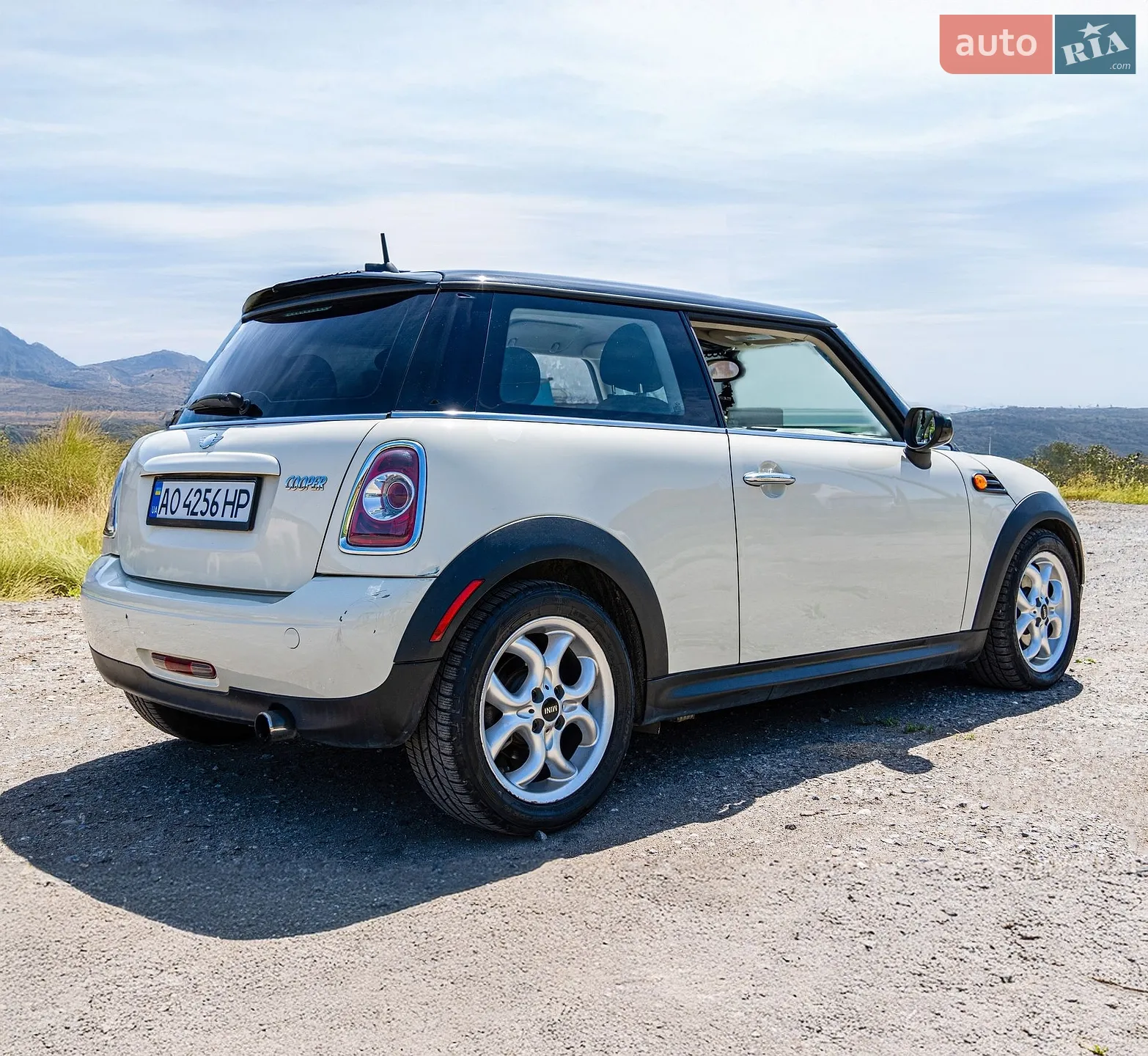 2011 MINI Cooper - мініатюра 2
