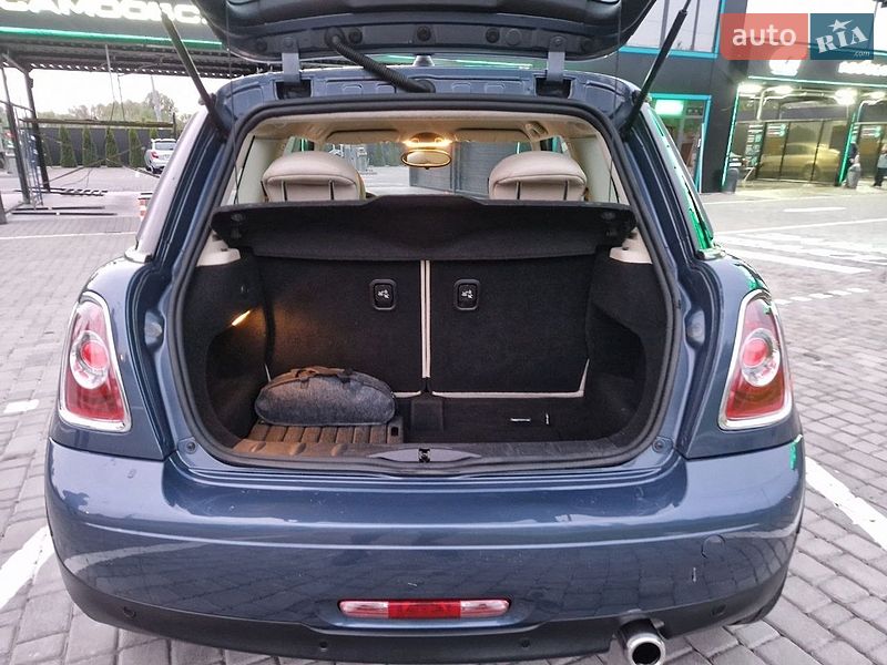 Хэтчбек MINI Cooper 2010 в Звягеле