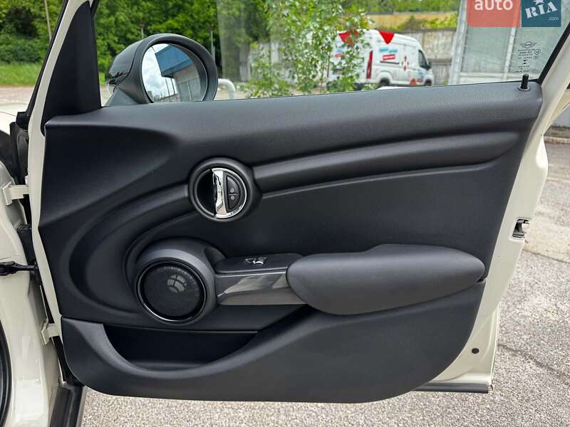 Хетчбек MINI Cooper 2016 в Києві