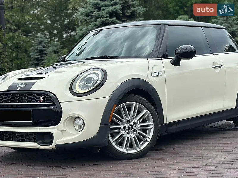 MINI Cooper 2018 VIN WMWXP7C58K2A51652 фото оголошення 2 з 91