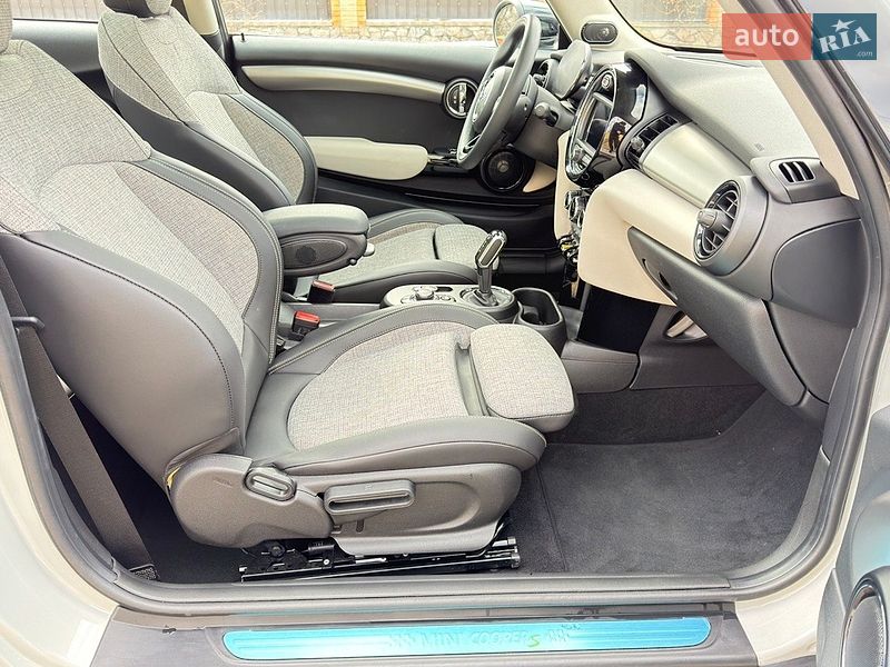 Хэтчбек MINI Cooper 2020 в Киеве