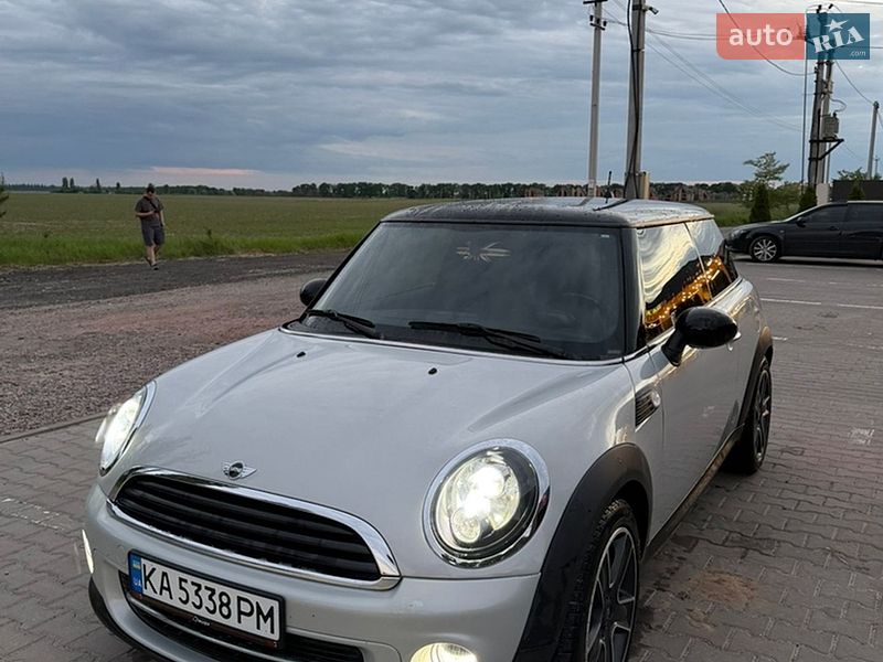 Хэтчбек MINI Cooper 2011 в Киеве