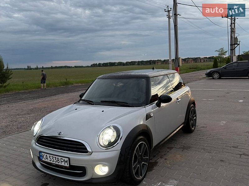 Хэтчбек MINI Cooper 2011 в Киеве