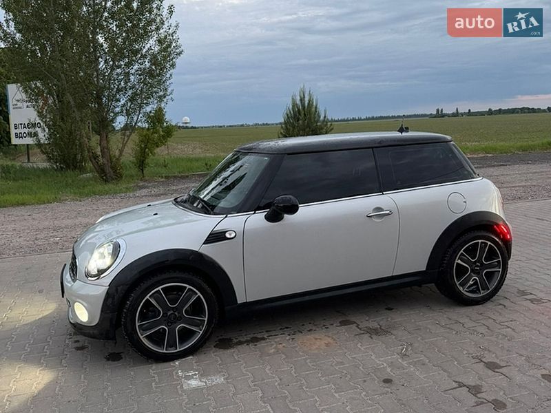 Хэтчбек MINI Cooper 2011 в Киеве