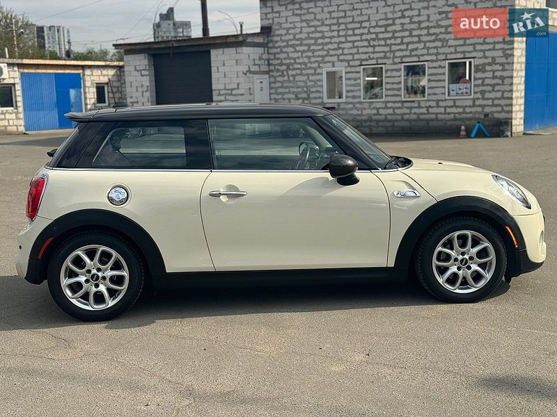 Хэтчбек MINI Cooper 2015 в Киеве фото 6 Хэтчбек MINI Cooper 2015 в Киеве