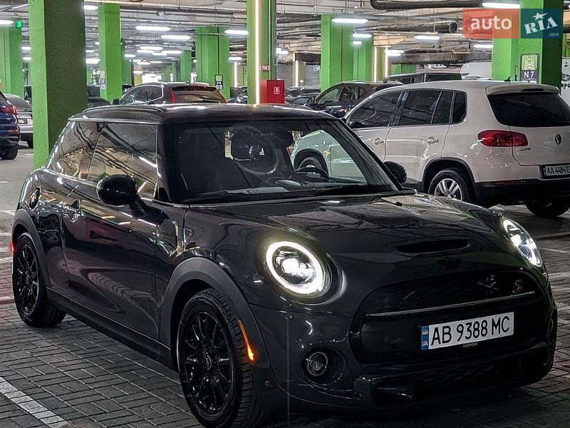 Хэтчбек MINI Cooper 2016 в Киеве