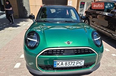 Хэтчбек MINI Cooper 2024 в Киеве