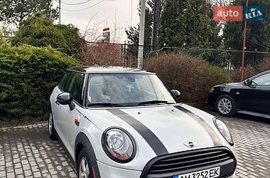Хетчбек MINI Cooper 2016 в Городку