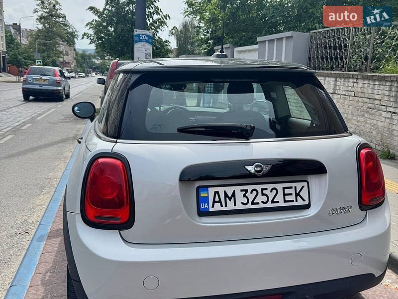 Хетчбек MINI Cooper 2016 в Городку