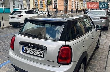 Хетчбек MINI Cooper 2016 в Городку