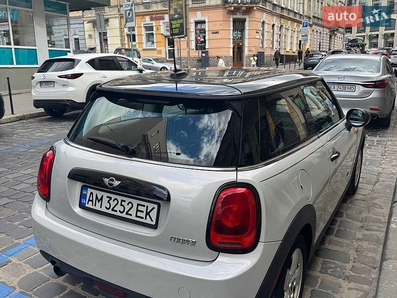 Хетчбек MINI Cooper 2016 в Городку