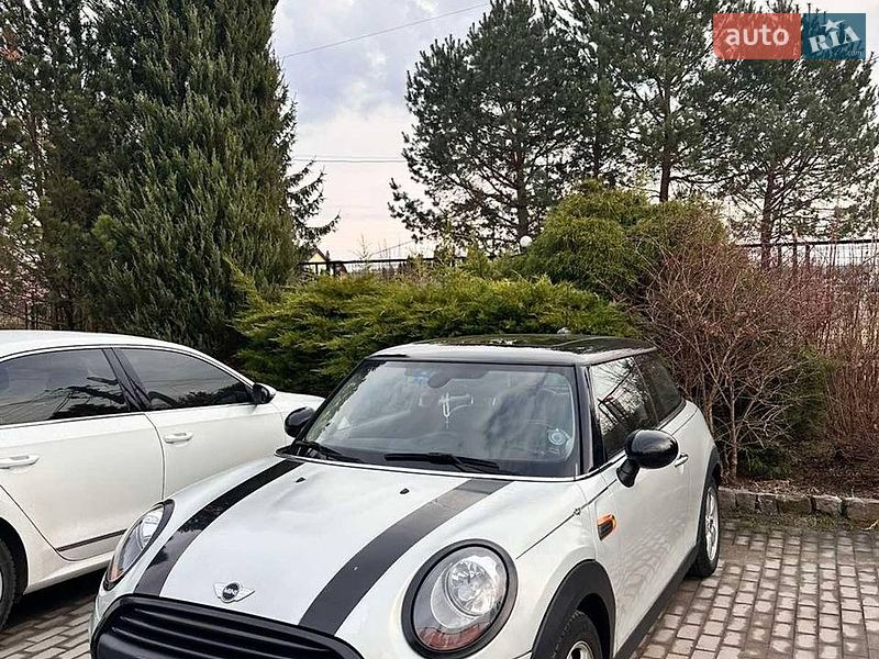 Хетчбек MINI Cooper 2016 в Городку