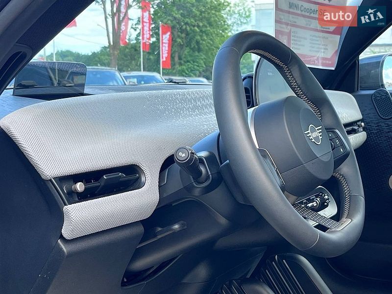 Хэтчбек MINI Cooper 2024 в Львове