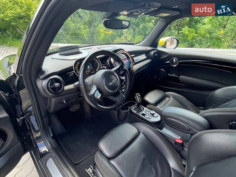 Хэтчбек MINI Cooper 2022 в Хмельницком