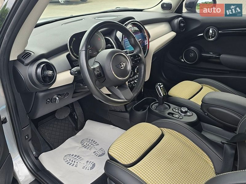 Хэтчбек MINI Cooper 2023 в Яворове