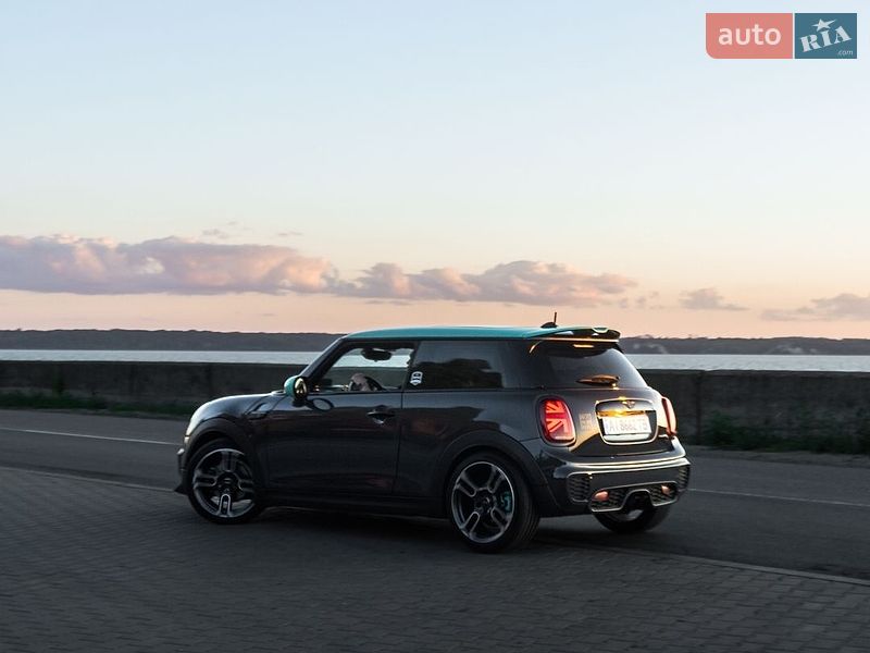 Хэтчбек MINI Cooper 2015 в Вышгороде