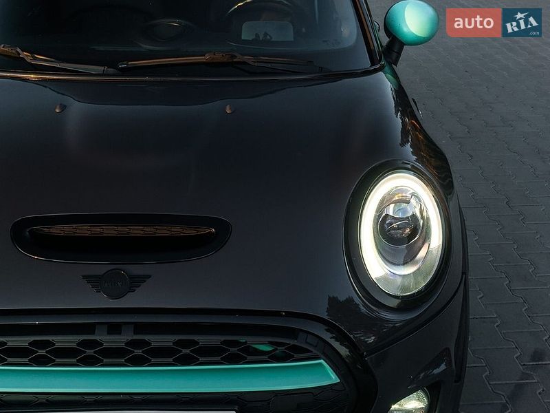 Хэтчбек MINI Cooper 2015 в Вышгороде