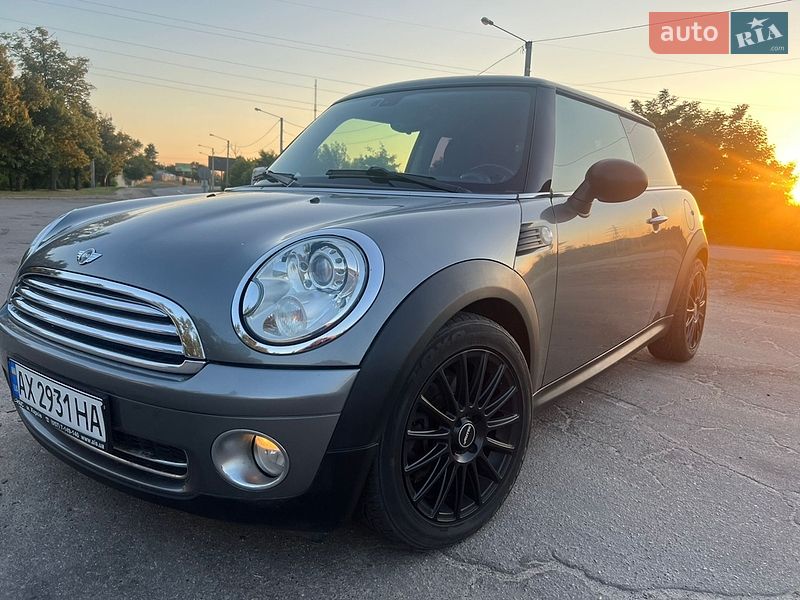 MINI Cooper 2010