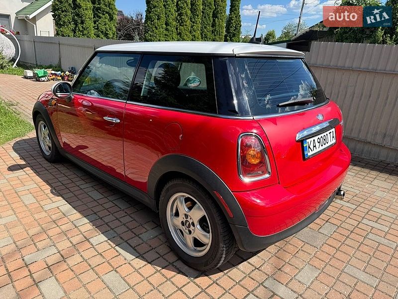 Хэтчбек MINI Cooper 2010 в Киеве