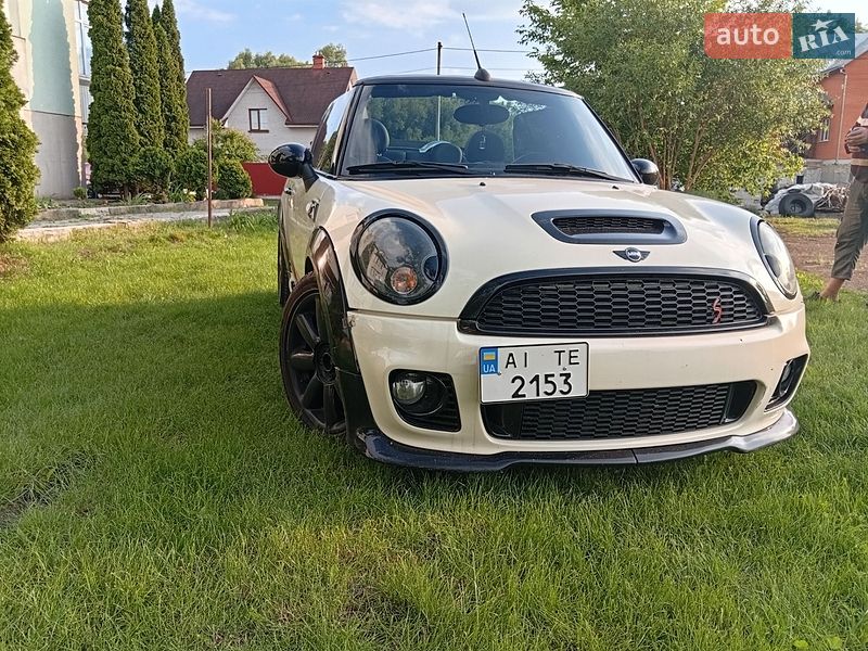 Хэтчбек MINI Cooper 2010 в Броварах