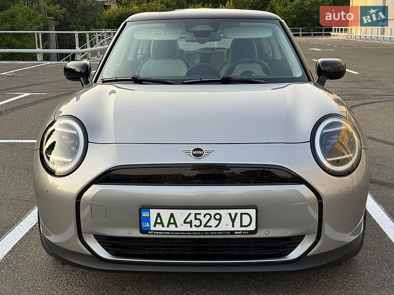 Хэтчбек MINI Cooper 2024 в Киеве