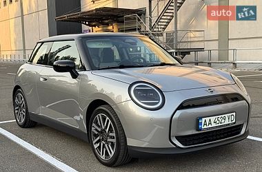 Хэтчбек MINI Cooper 2024 в Киеве