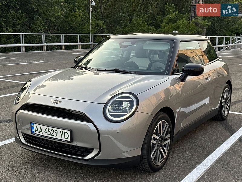 Хэтчбек MINI Cooper 2024 в Киеве