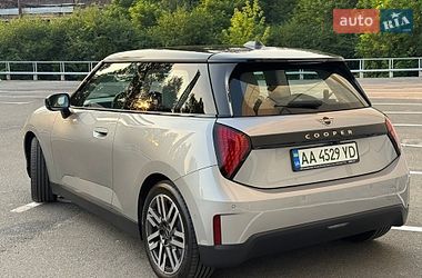 Хэтчбек MINI Cooper 2024 в Киеве