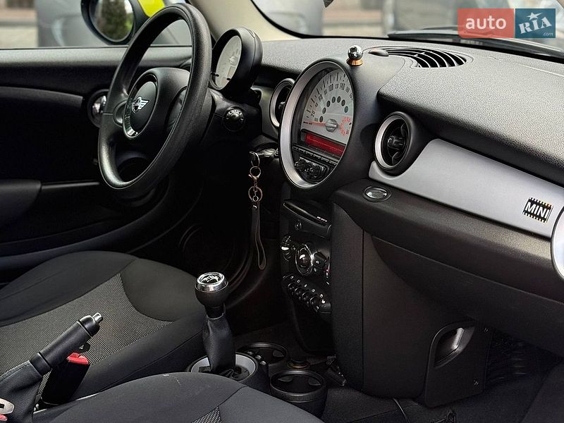 Хетчбек MINI Cooper 2013 в Чернівцях
