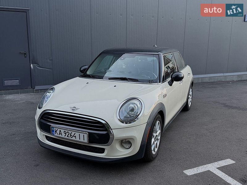 Хэтчбек MINI Cooper 2017 в Киеве