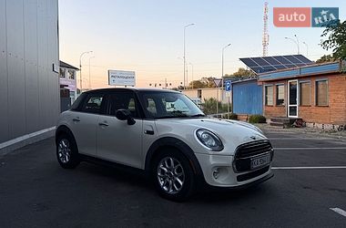 Хэтчбек MINI Cooper 2017 в Киеве