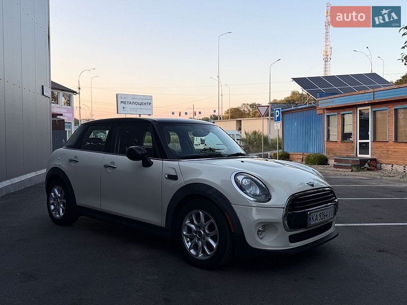 Хэтчбек MINI Cooper 2017 в Киеве