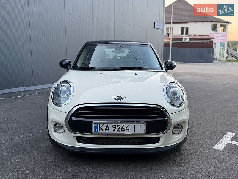 Хэтчбек MINI Cooper 2017 в Киеве