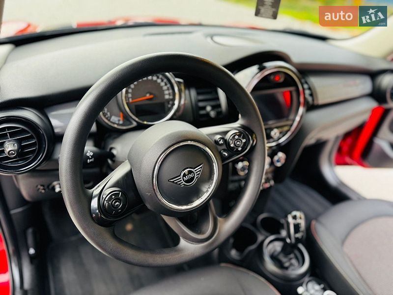 Хэтчбек MINI Cooper 2020 в Здолбунове