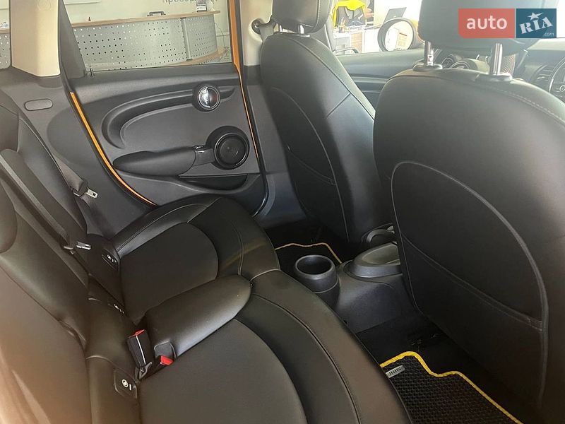 Хэтчбек MINI Cooper 2015 в Киеве