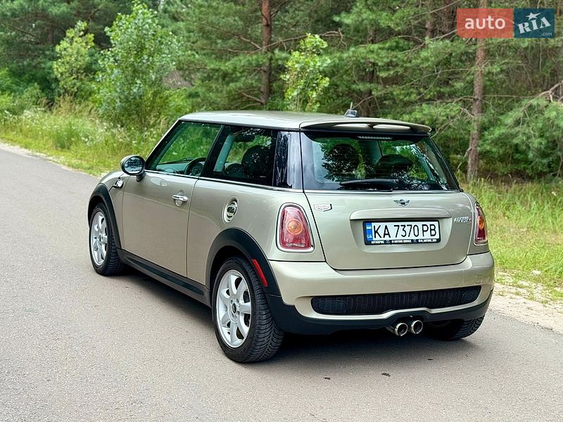 Хэтчбек MINI Cooper 2010 в Киеве
