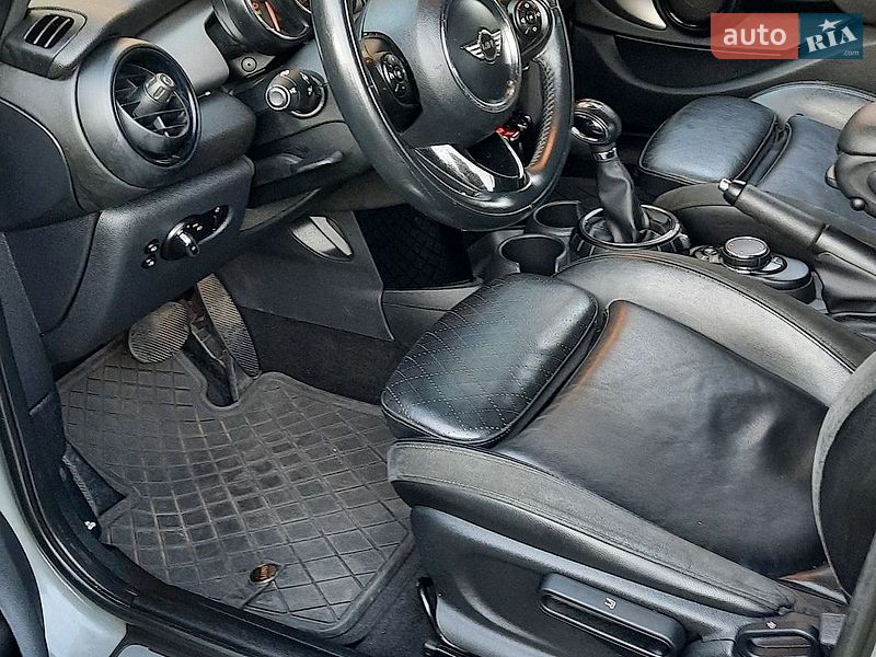 Хетчбек MINI Cooper 2014 в Чернівцях