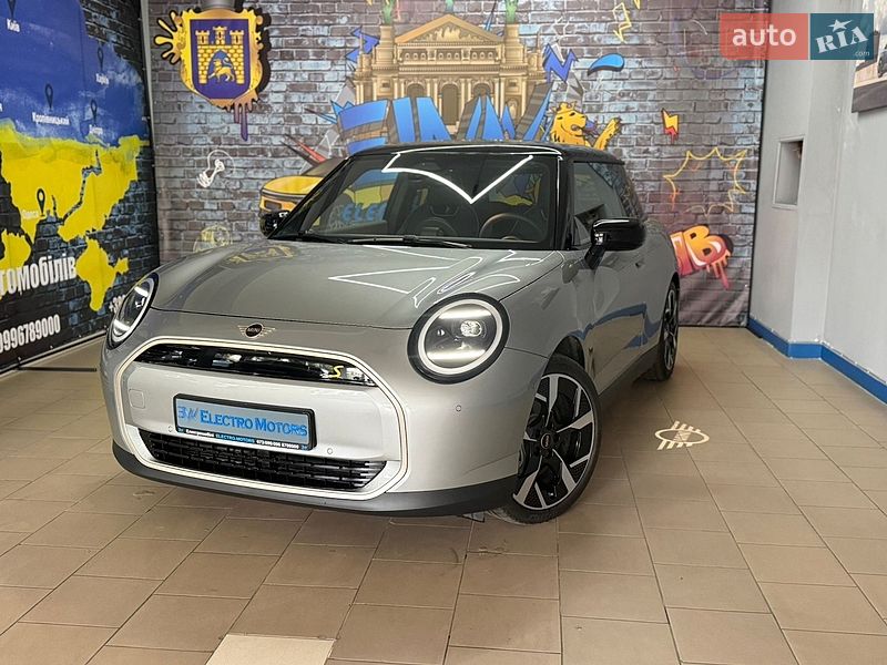 Хэтчбек MINI Cooper 2024 в Львове
