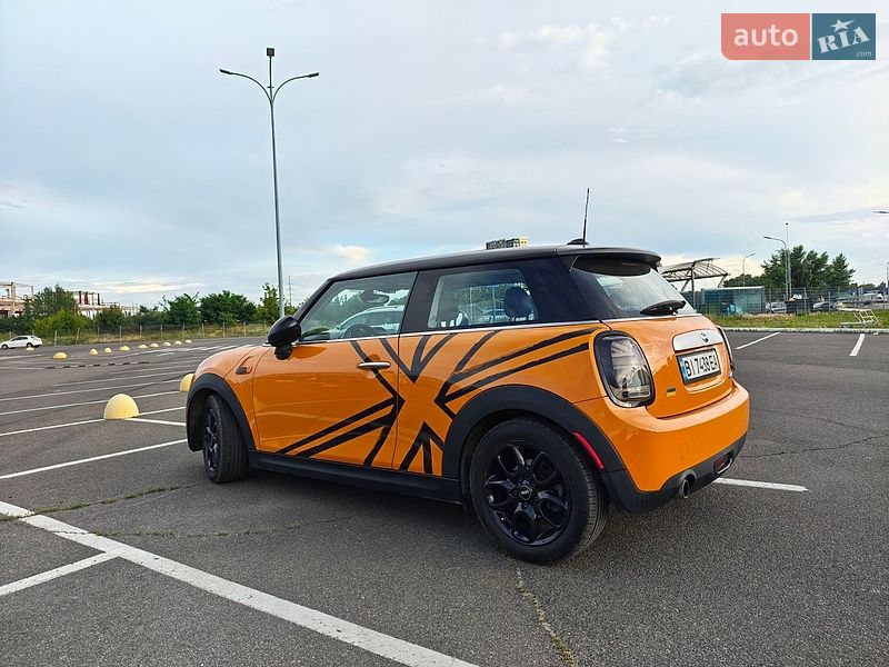Хэтчбек MINI Cooper 2014 в Киеве