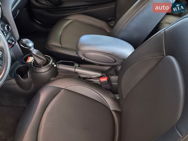 Хетчбек MINI Cooper 2016 в Городку