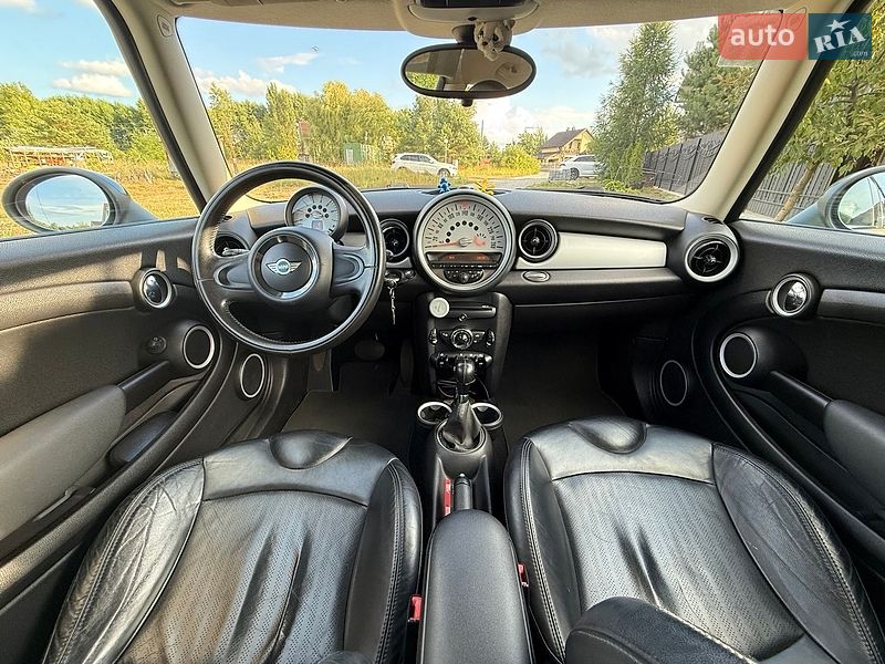 Хэтчбек MINI Cooper 2011 в Житомире