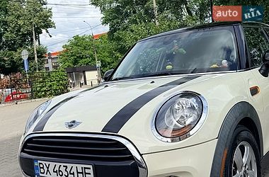 Хэтчбек MINI Cooper 2015 в Хмельницком