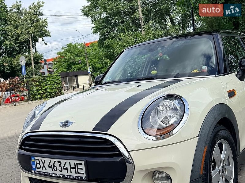 Хэтчбек MINI Cooper 2015 в Хмельницком