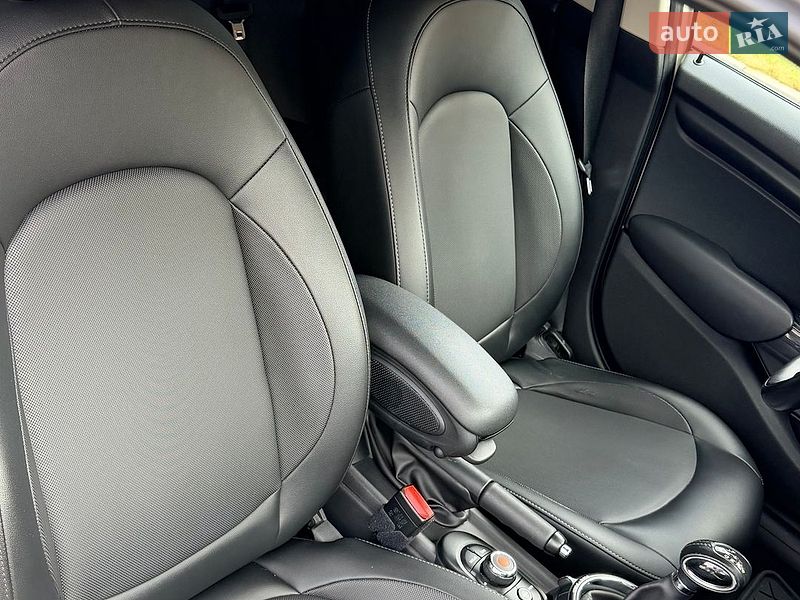 Хэтчбек MINI Cooper 2015 в Хмельницком