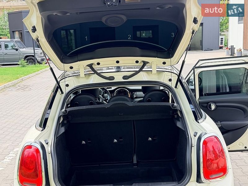 Хэтчбек MINI Cooper 2015 в Хмельницком