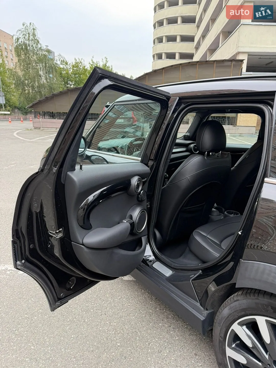 2015 MINI Cooper - мініатюра 17