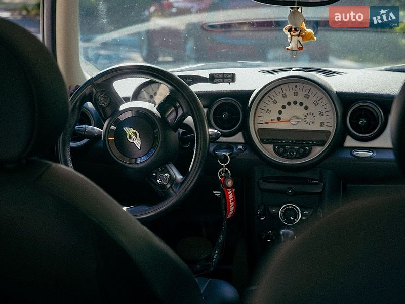 Хэтчбек MINI Cooper 2012 в Киеве