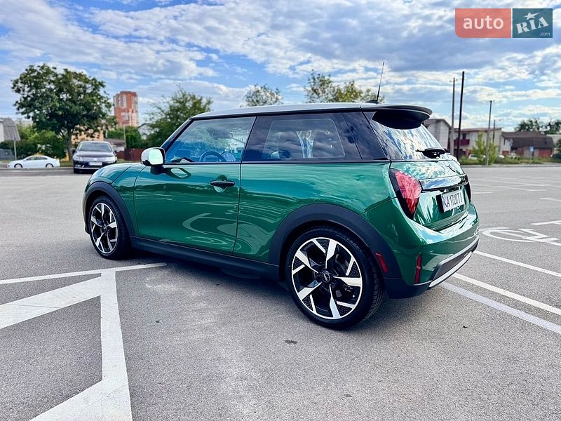 Хетчбек MINI Cooper 2024 в Києві