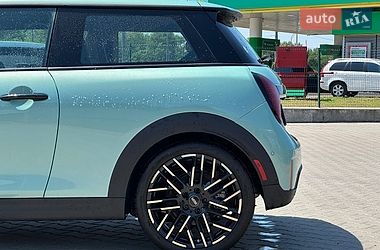 Хэтчбек MINI Cooper 2024 в Киеве