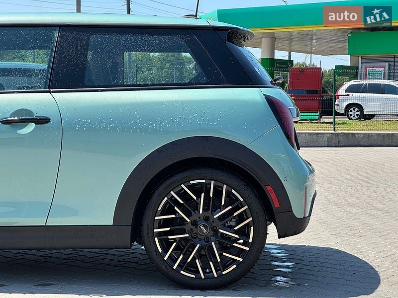 Хэтчбек MINI Cooper 2024 в Киеве